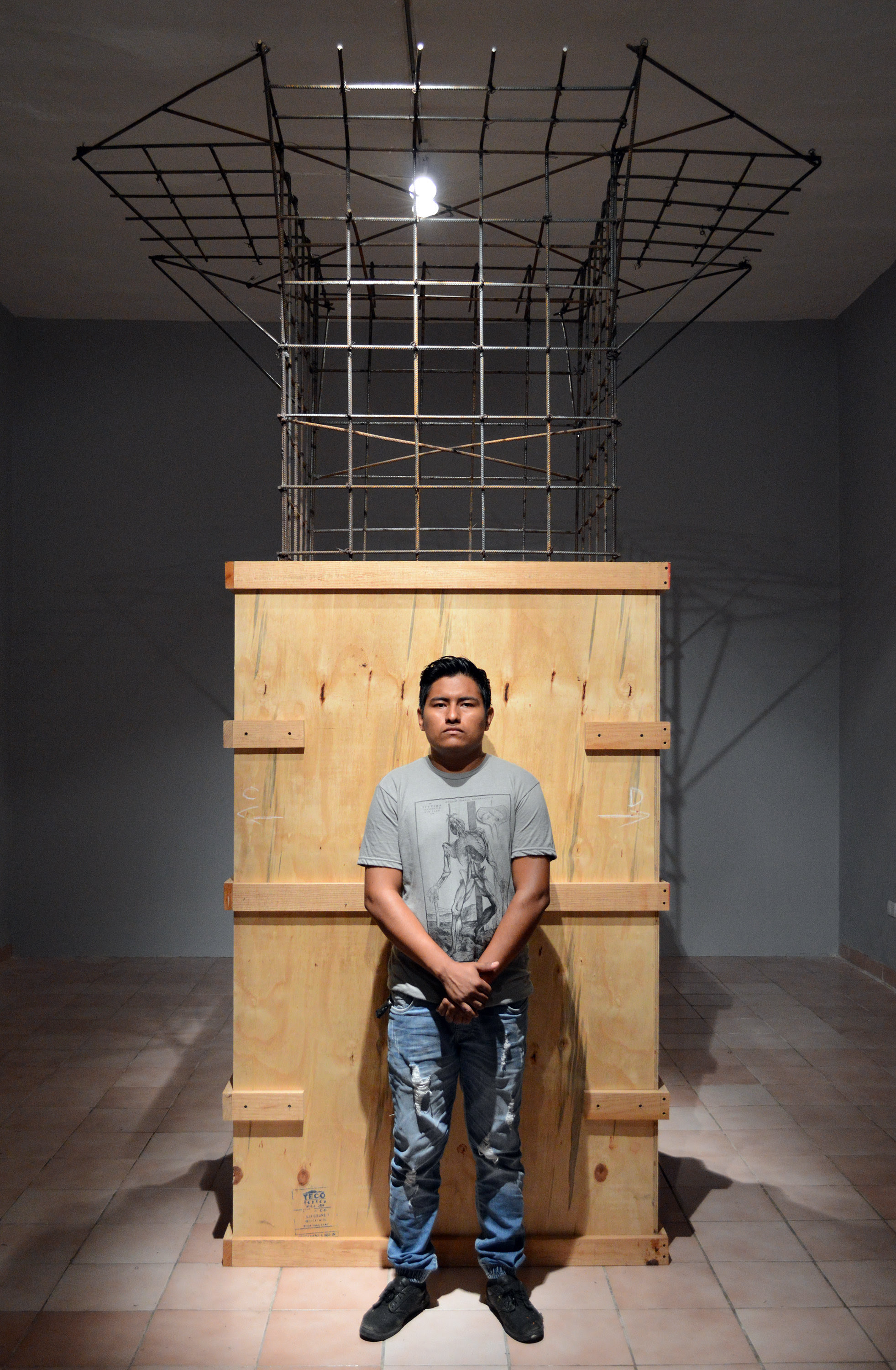 A través de la escultura, Armando Guerrero reconstruye los sueños familiares