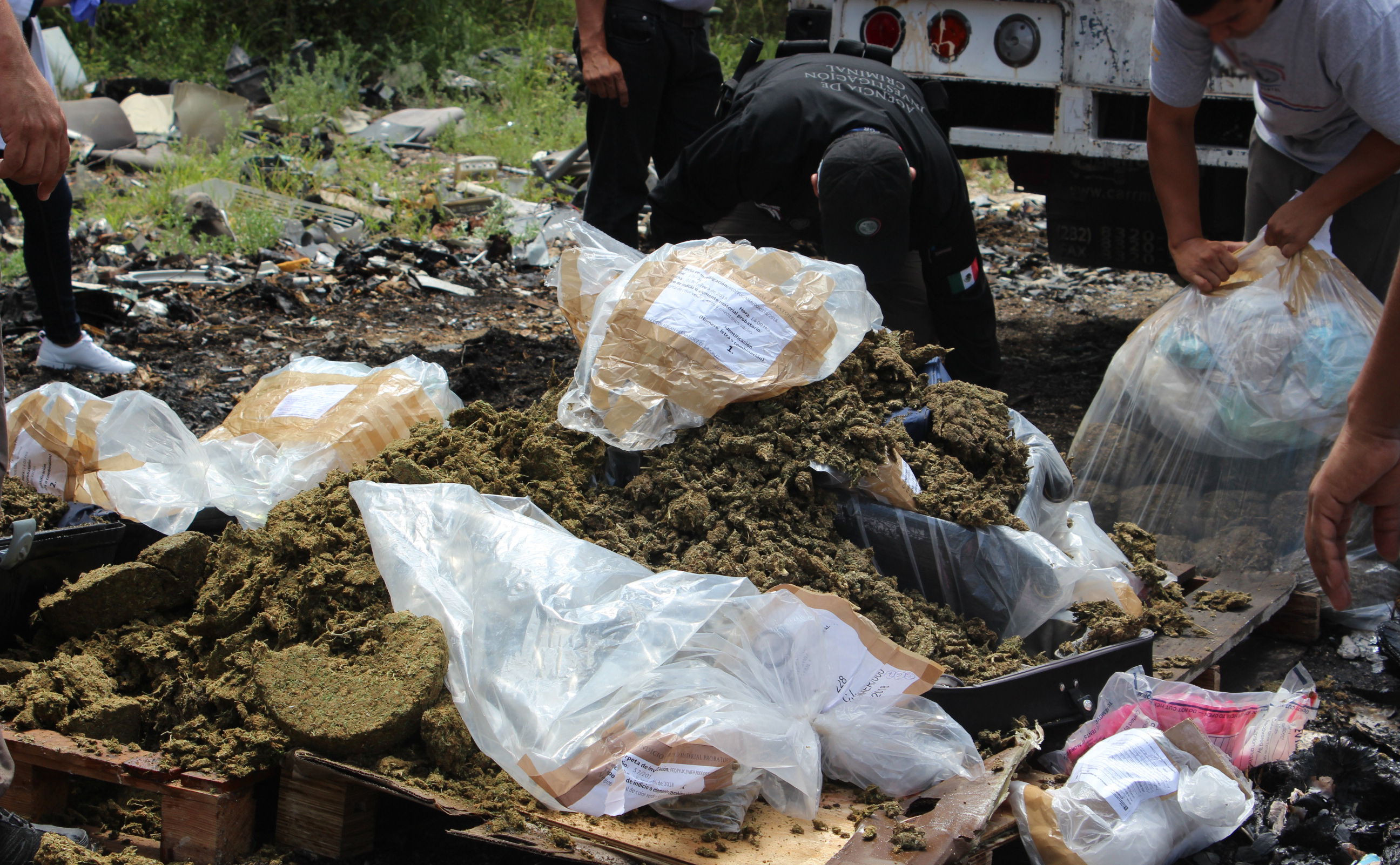 SE INCINERAN NARCÓTICOS Y DIVERSOS OBJETOS DEL DELITO