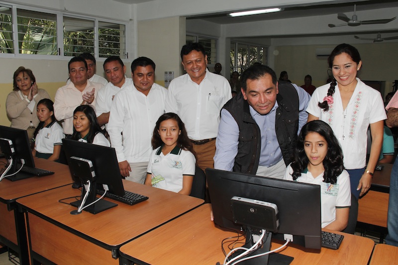Niñas y niños yucatecos, más cerca del mundo de la informática