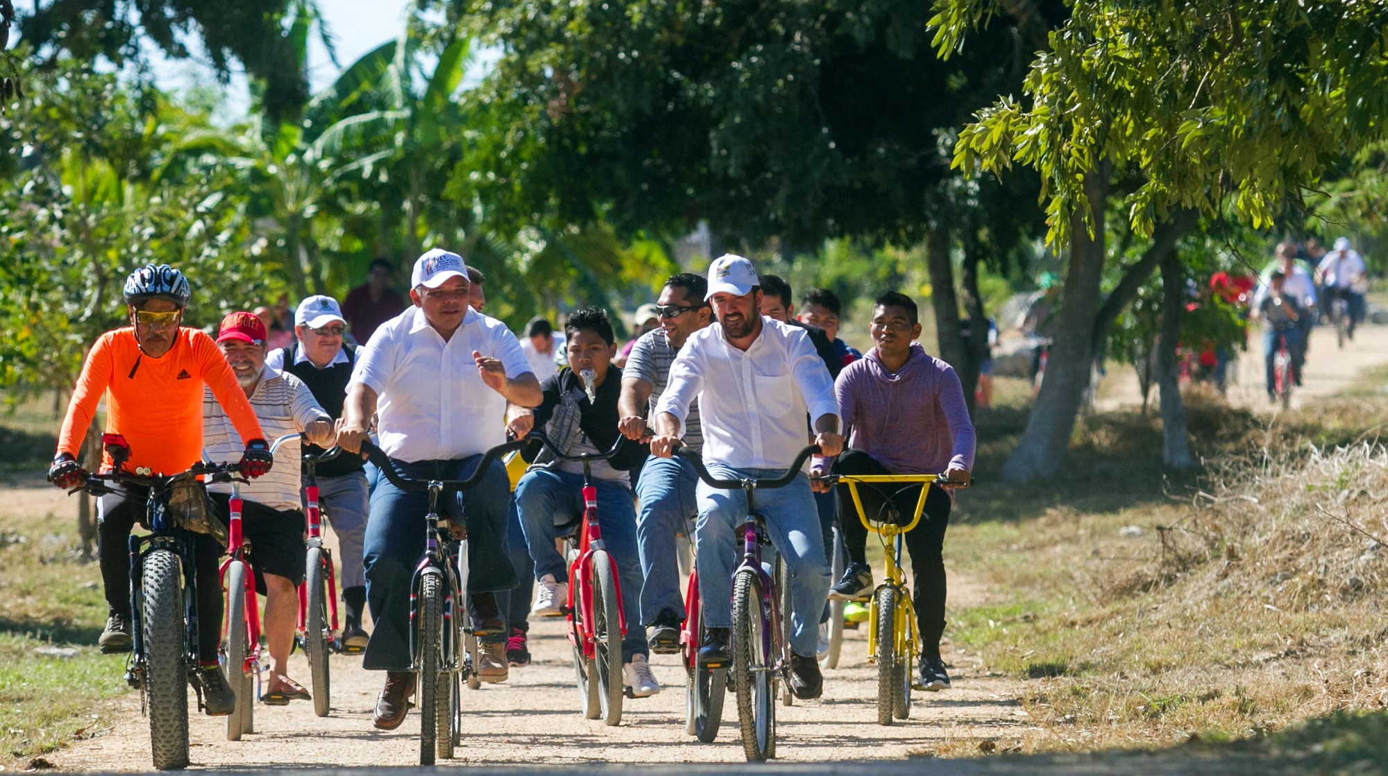 Pablo Gamboa resalta apoyo vecinal para hacer realidad Paseo de Henequenes