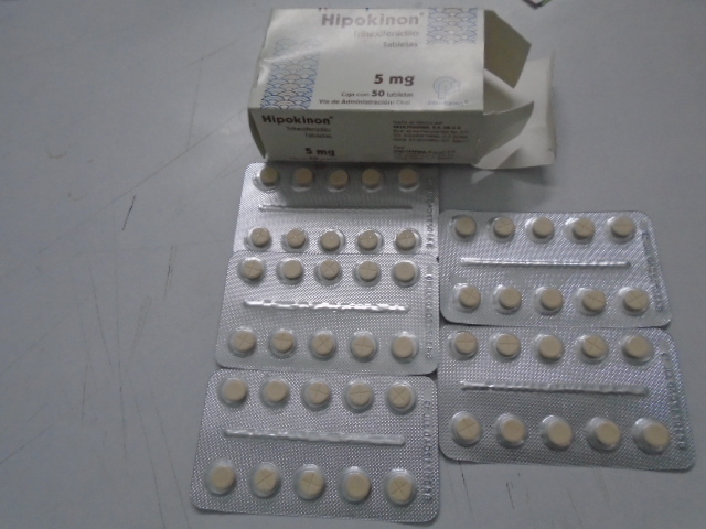 DETENIDO POR DISTURBIO Y PROBABLE PORTACIÓN DE PASTILLAS PSICOTRÓPICAS