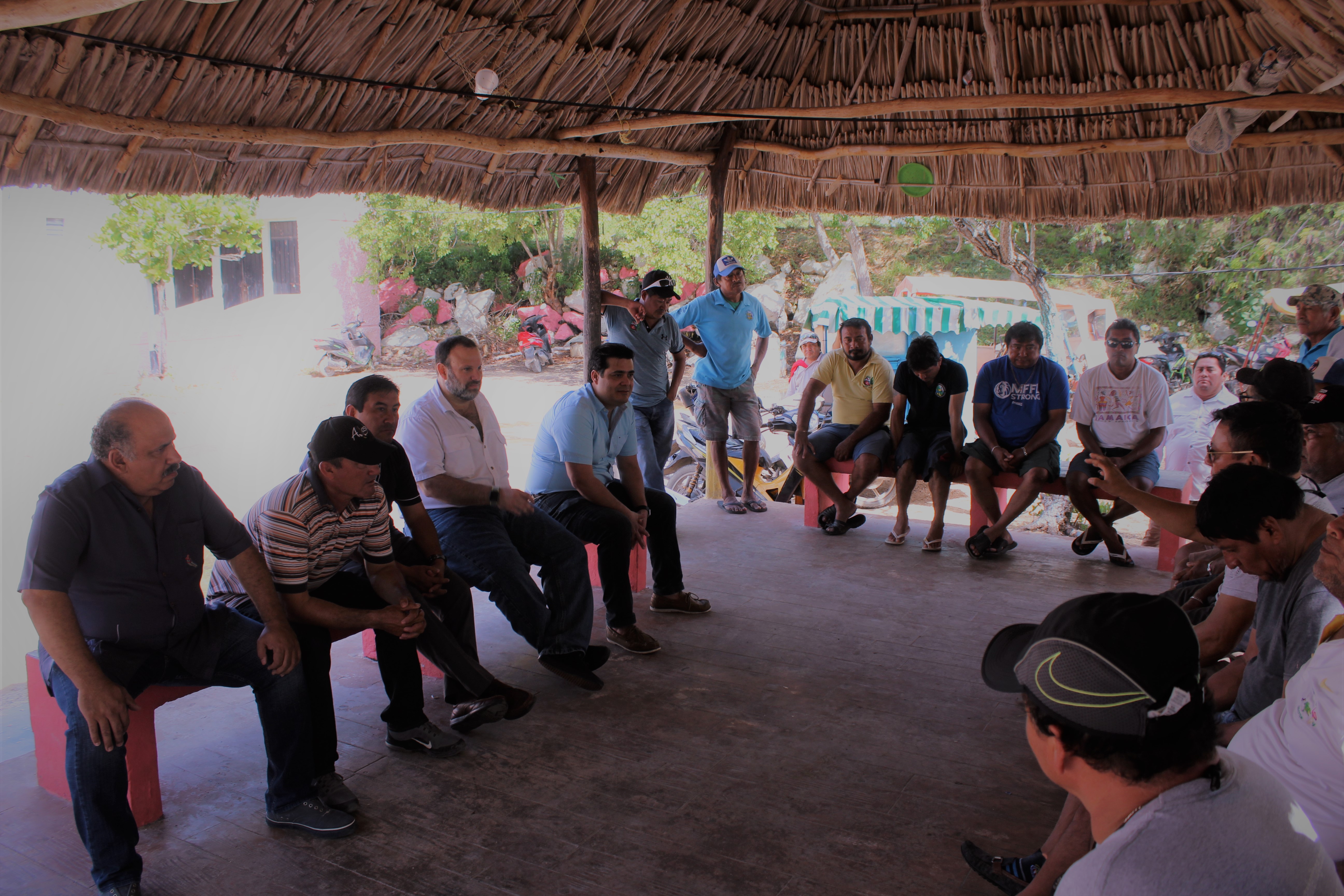 Mauricio Díaz ofrece diálogo abierto a prestadores de servicios de los paradores turísticos