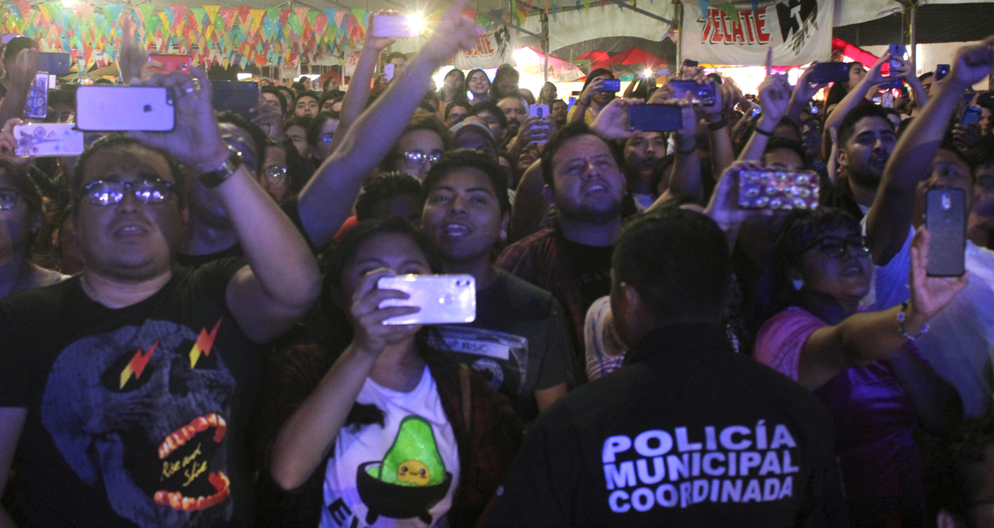 División Minúscula abarrota el Teatro del Pueblo en la Expoferia Valladolid 2019.