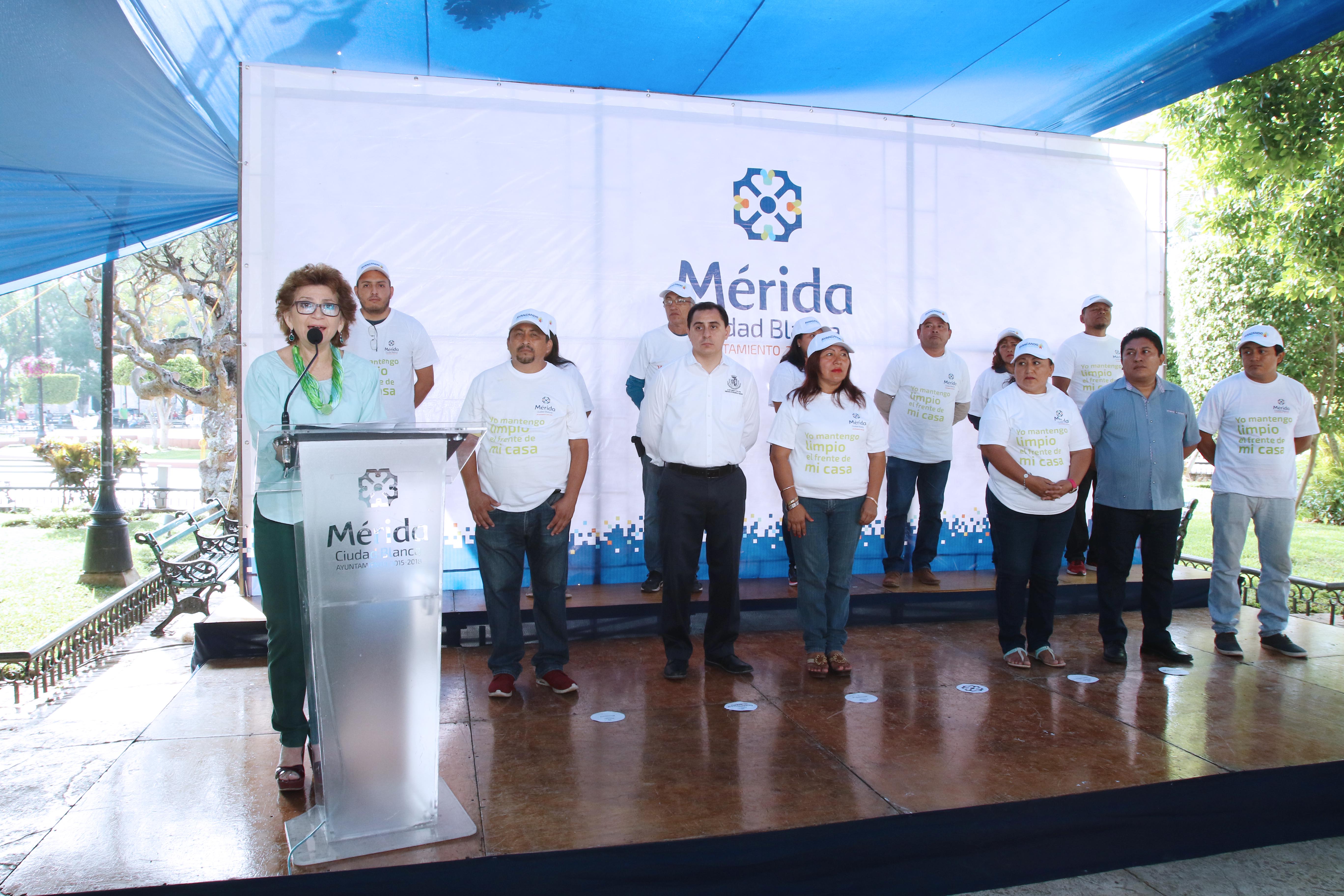 La alcaldesa María Fritz Sierra da el banderazo de inicio a la Séptima Campaña de Control Larvario