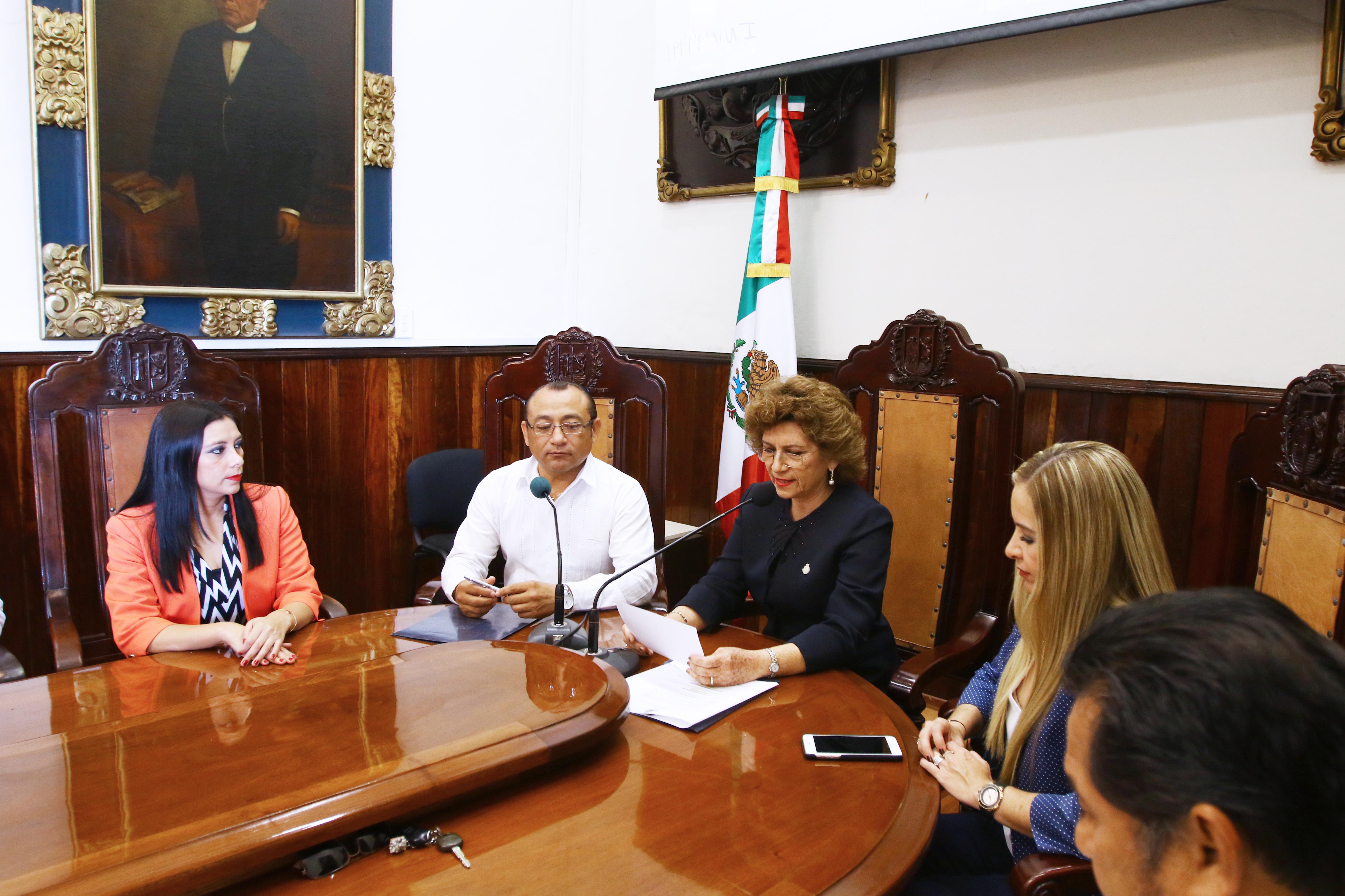 Conmemora el Ayuntamiento el 102 Aniversario del Primer Congreso Feminista en Yucatán 