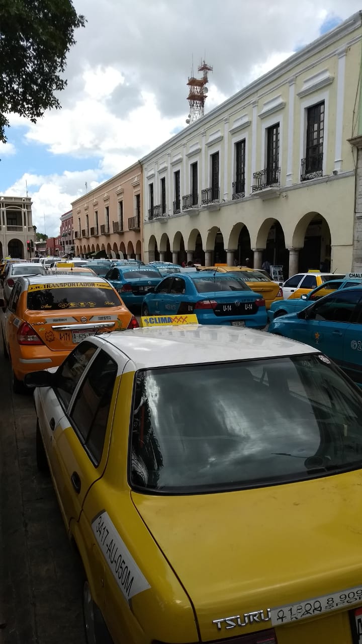 OTRA PROTESTA DE TAXISTAS CONTRA PLATAFORMAS ILEGALES DE TRANSPORTE